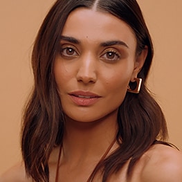 Model with sunkissed skin 