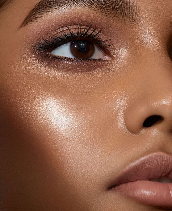 Nikki Woolf glowing skin tutorial model