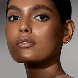 Nikki Woolf Glowy Skin tutorial