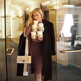Karlie Kloss does the coffee run