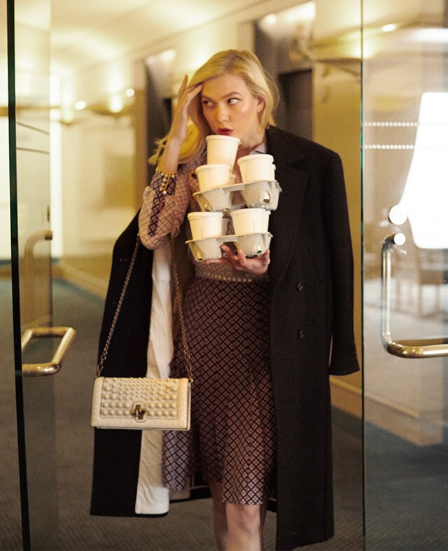 Karlie Kloss does the coffee run